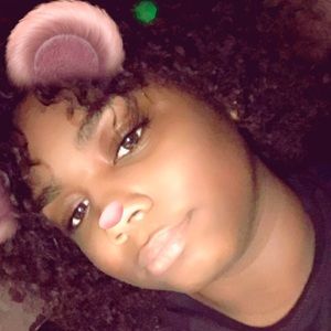 Meet your Posher, Charmayne